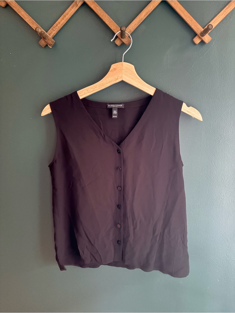 Eileen Fisher Silk Georgette Crepe V-Neck Top in Black - Picture 4 of 4